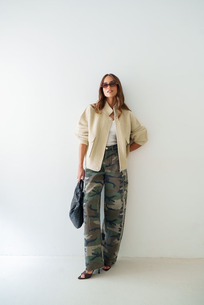 BOMBER ORA