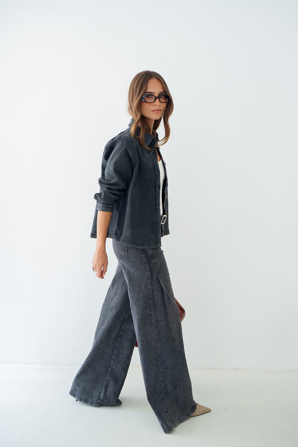 CHEMISE LOAN