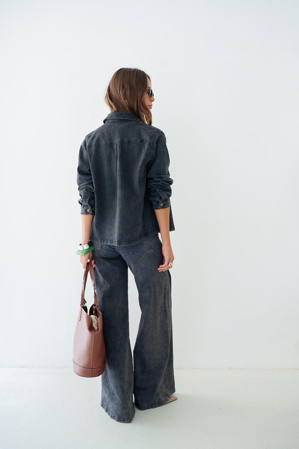 CHEMISE LOAN