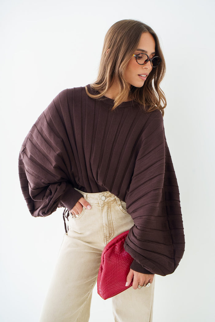 PULL ELLA