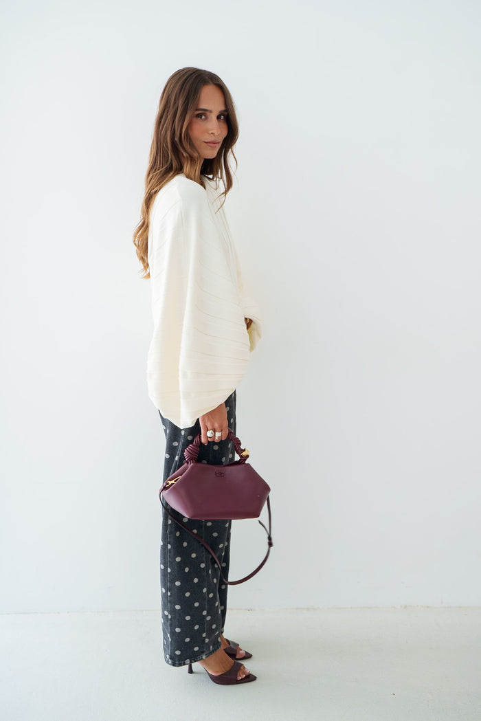 PULL ELLA