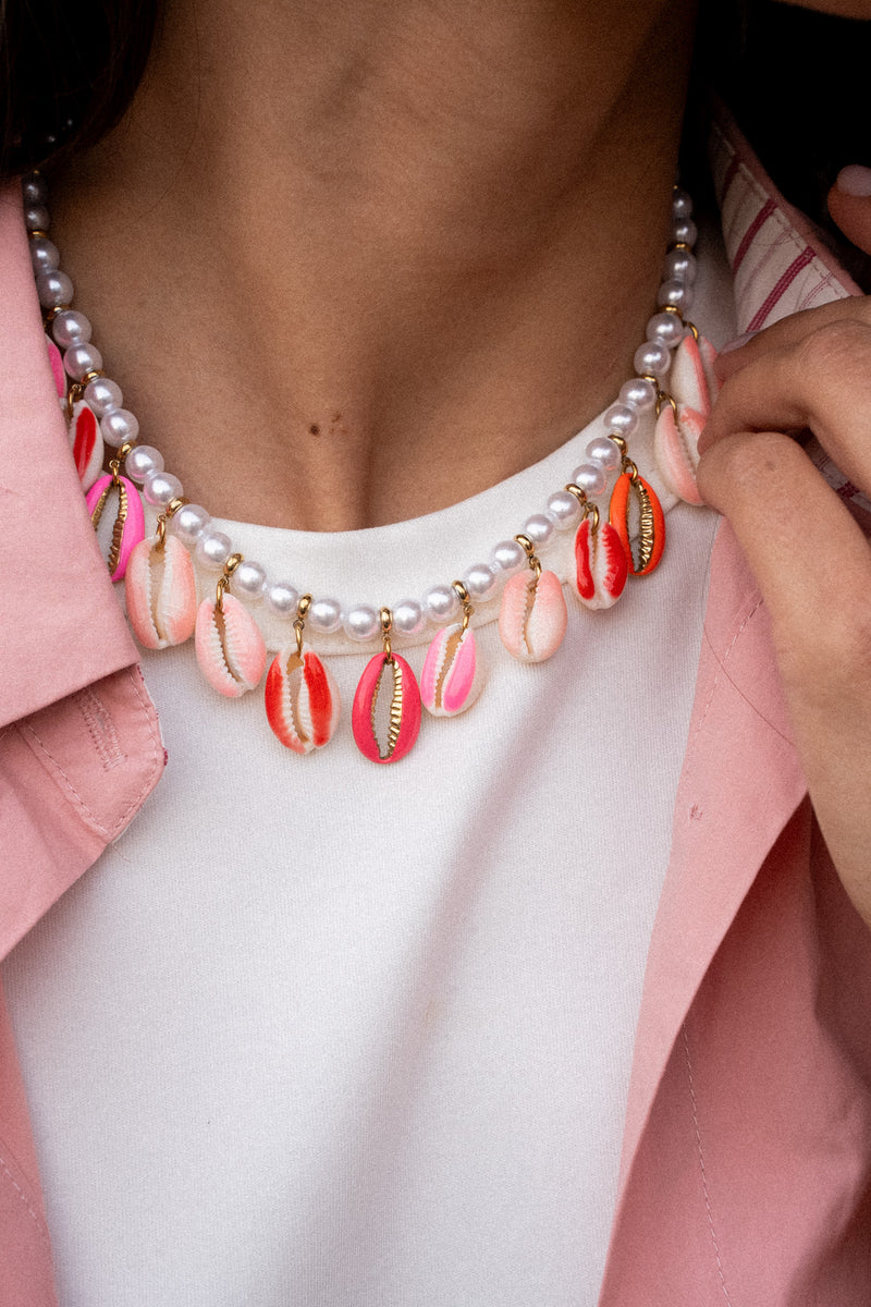 COLLIER SHELLA