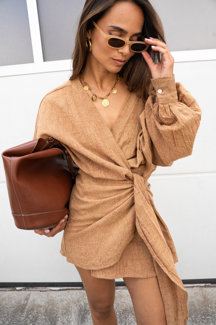 ROBE MELANIA